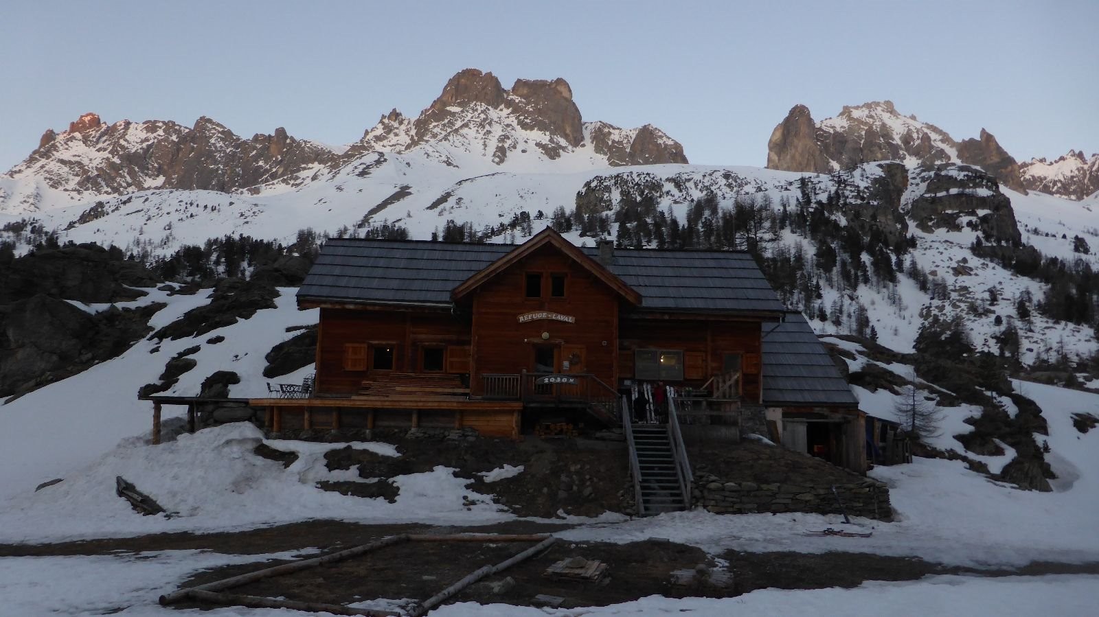 #5 Refuge de Laval Refuge de Laval