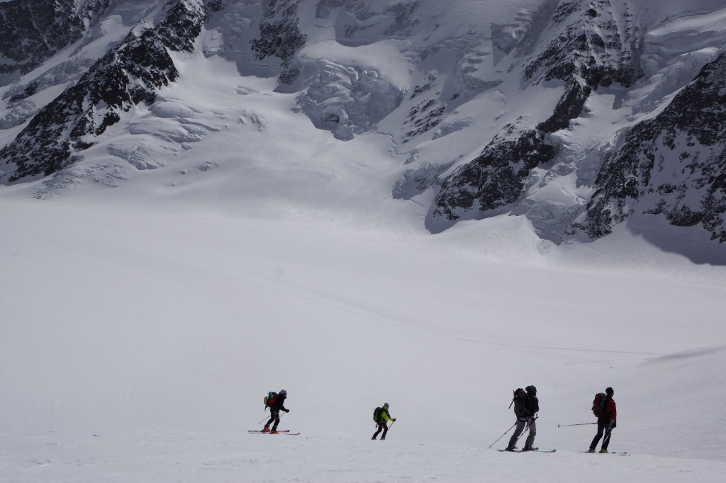 En rejoignant l'Aletschfirn