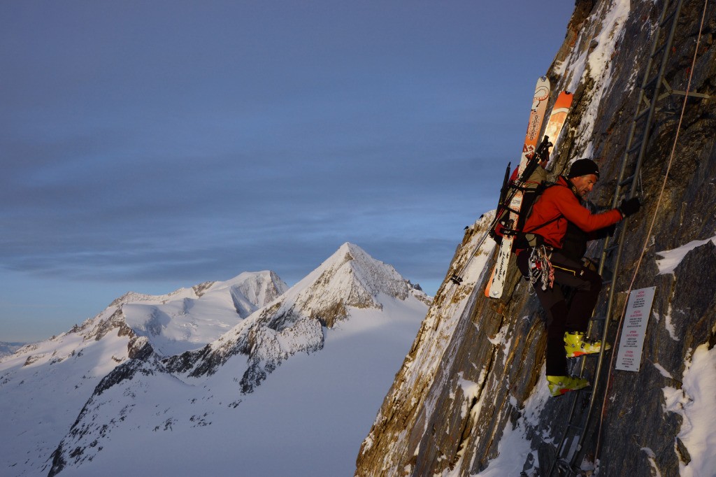 Descente de l'Oberaarhutte: encore une échelle.