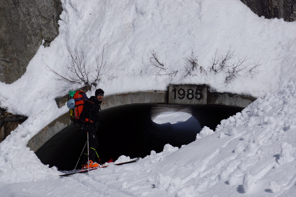 le tunnel au 3/4 bouché.