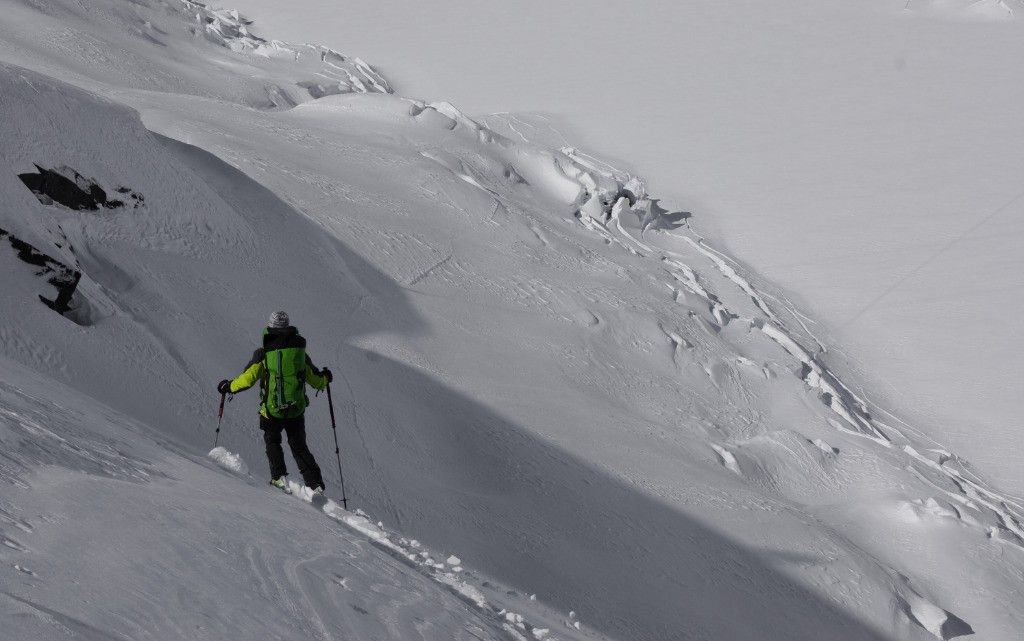 Les crevasses des lacs de barrage.