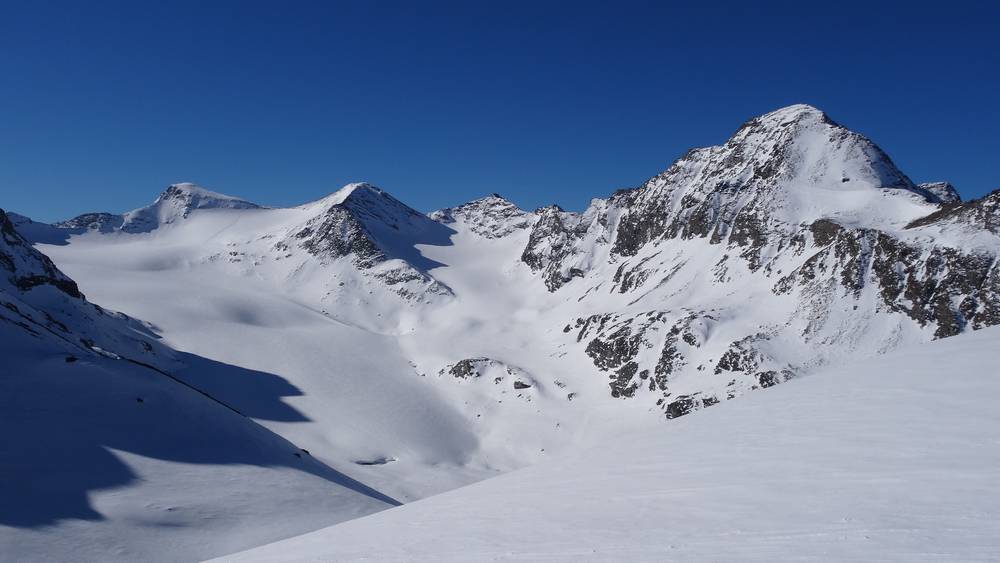 du col de la Besasnèse, l'Ouille du Favre à droite en impose