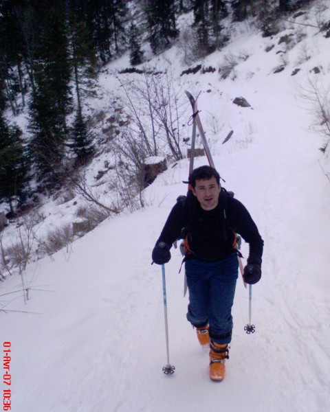 #1 Montée dans les bois : Plus facile de porter; neige tassée Montée dans les bois : Plus facile de porter; neige tassée