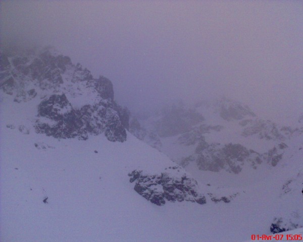 #5 Col de la mine du fer : Vu d Col de la mine du fer : Vu d'en dessous du col. Le brouillard menace, on redescend