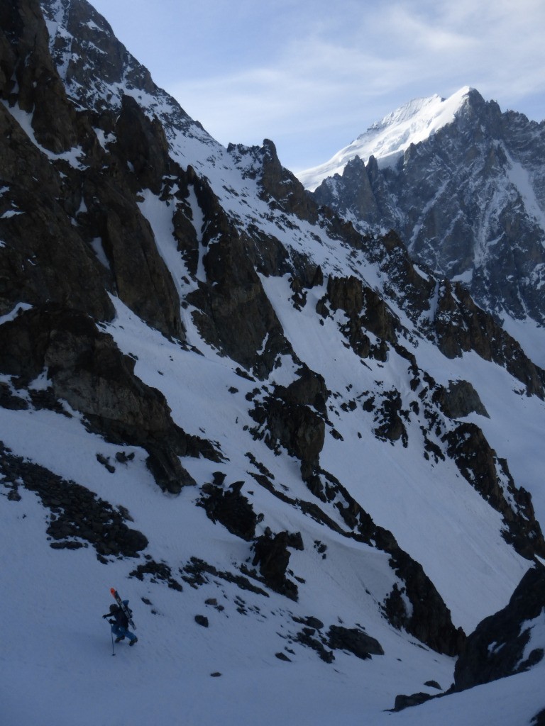 Arrivée à la brèche sur fond de Mont Blanc