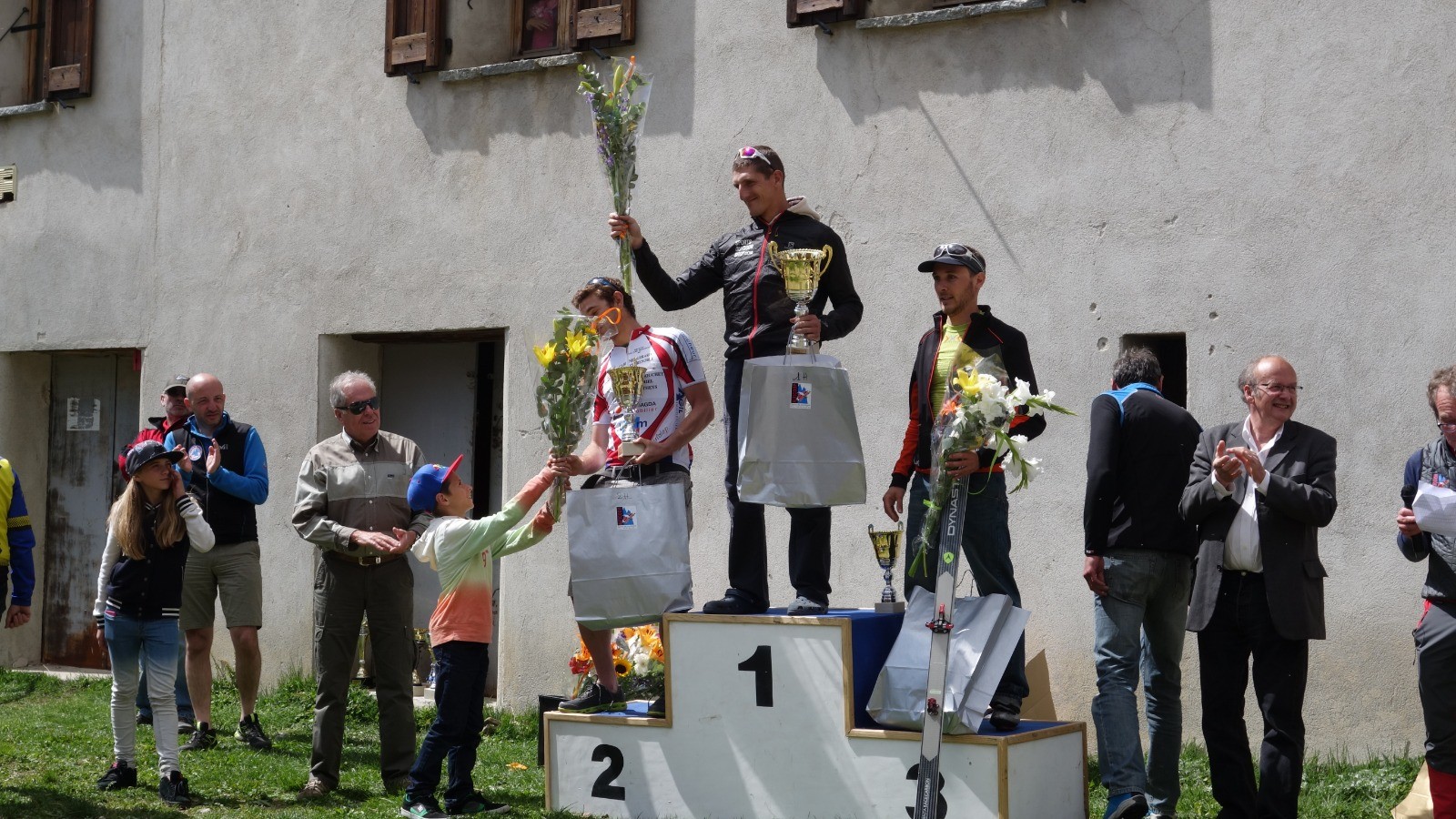 #25 Podium homme Podium homme