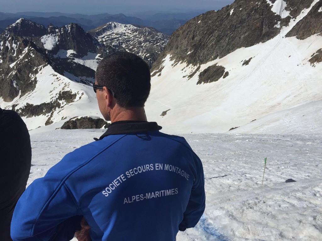 #40 Merci aussi au CRS pour leur présence Merci aussi au CRS pour leur présence