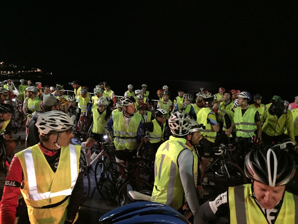 #26 ça discute et çà rigole déjà ça discute et çà rigole déjà