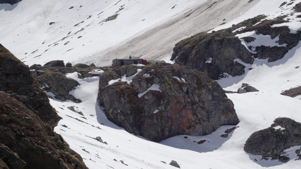 #27 le refuge sur son promontoire rocheux le refuge sur son promontoire rocheux