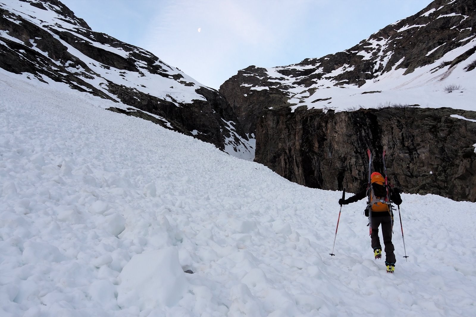 Grosses avalanches à l'entrée de la gorge de la Reculaz.