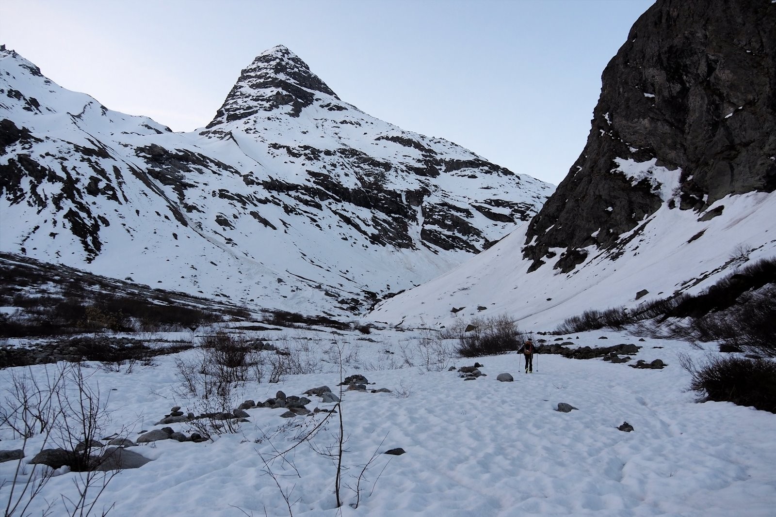 #1 Sous le Mont Séti, après le pierrier voici la neige. Sous le Mont Séti, après le pierrier voici la neige.