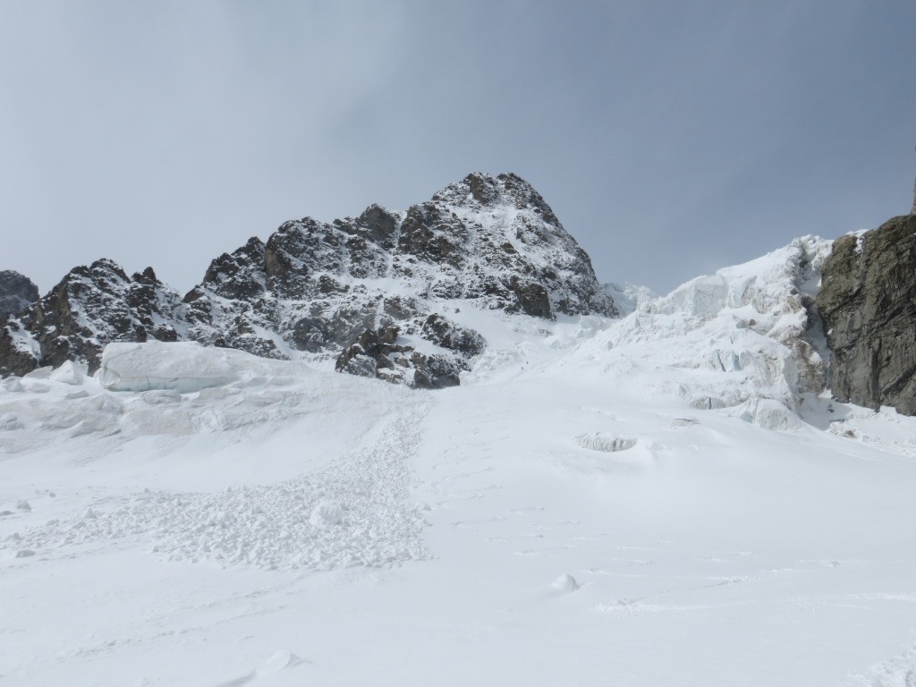 au milieu de la descente du glacier de l'homme
