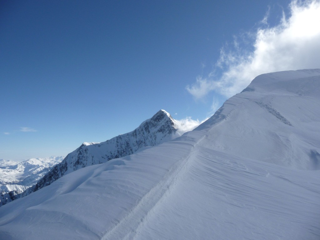 Début de l'arête, l'aiguille de Bionnassay derrière