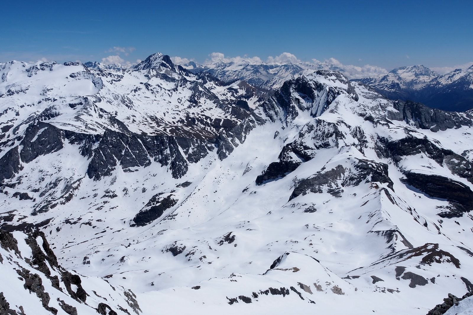 Du sommet, vue vers l'Est.