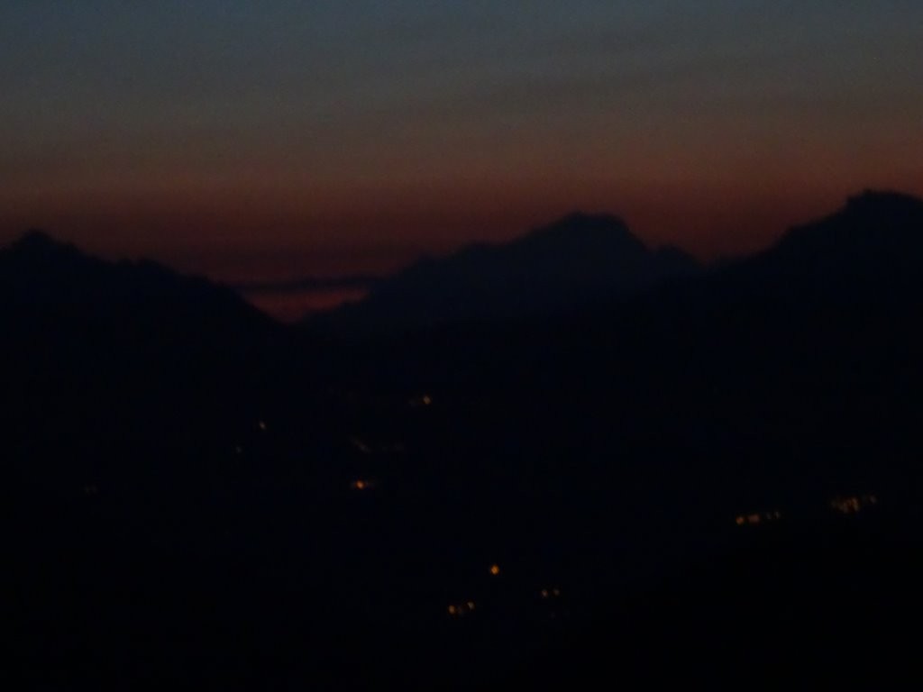 Le Mt Blanc au loin annonce le soleil
