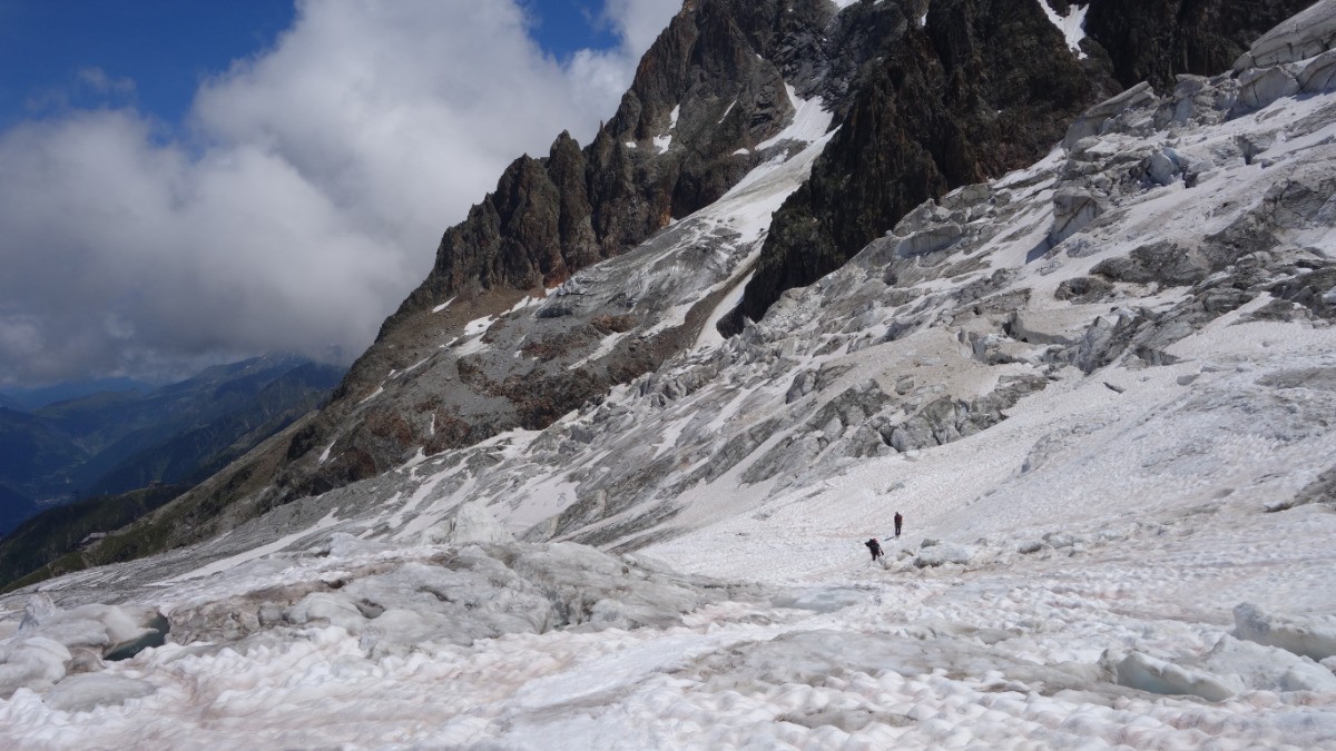 On skie encore jusqu'aux langues de glace de Plan Glacier