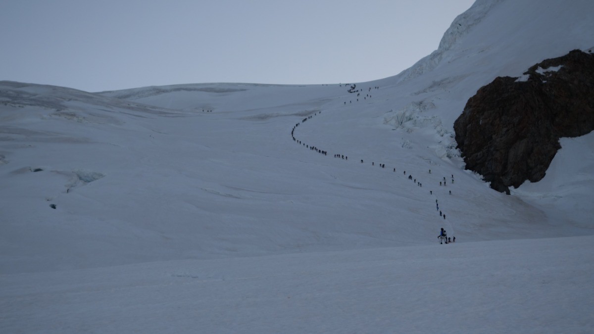 Départ dimanche : encore plus d'alpinistes