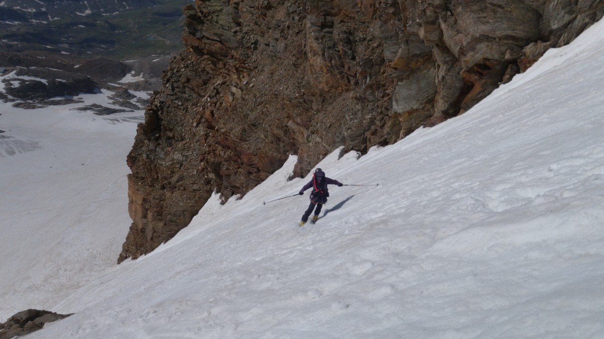 Dans le bas du couloir