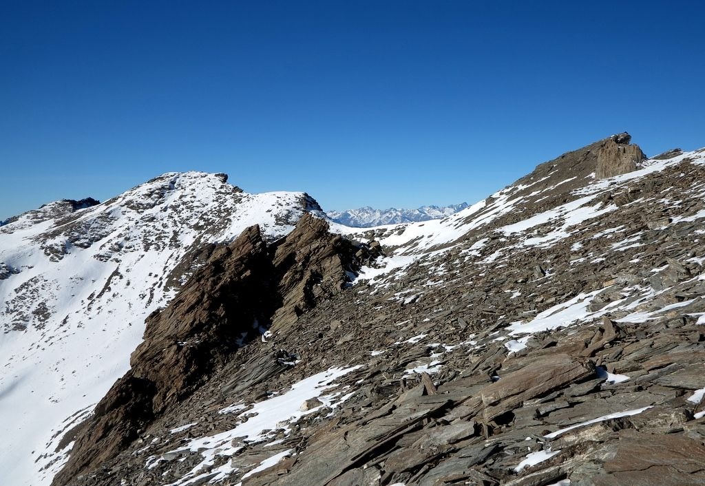 Tête de la Cula à gauche, Tête du Longet à droite