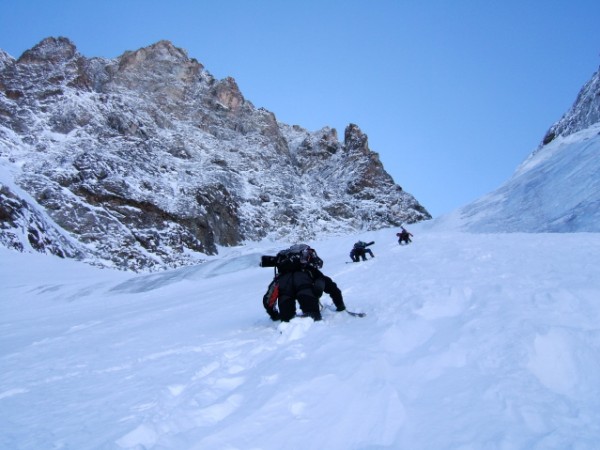 #3 pied du glacier long : sous le bombé de glace on commence le brassage, c pied du glacier long : sous le bombé de glace on commence le brassage, c'est partit pour 600m