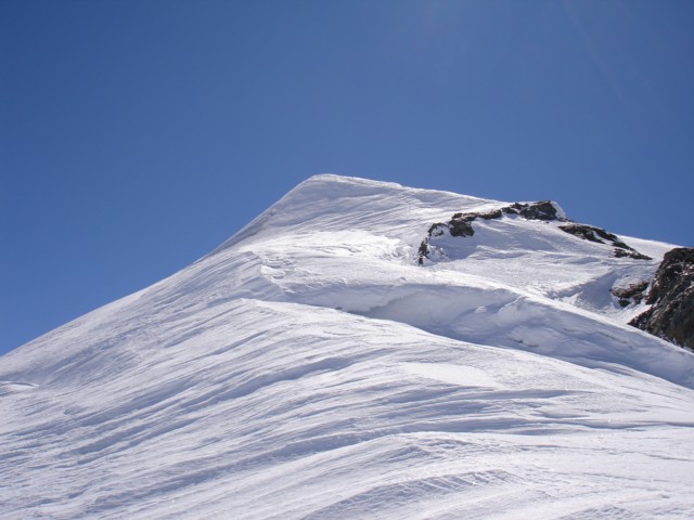 #7 Sous le sommet versant Nord : Il est préférable de terminer versant Est Sous le sommet versant Nord : Il est préférable de terminer versant Est