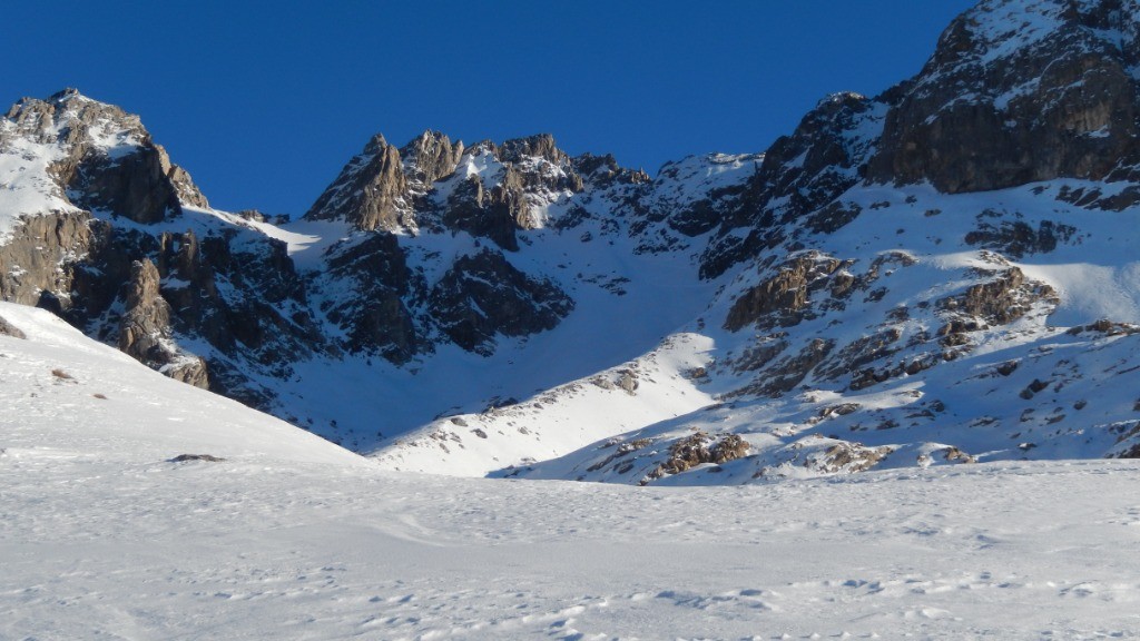 #13 Combe N de Chanrossa, dans l Combe N de Chanrossa, dans l'axe, le "Lemmy"