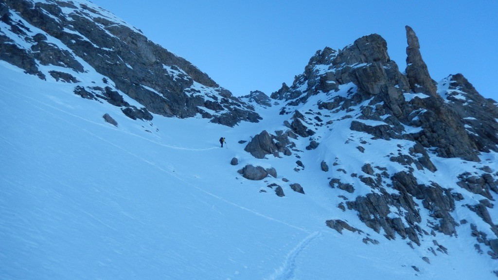 #4 Un premier essai à droite ... trop de caillasse Un premier essai à droite ... trop de caillasse