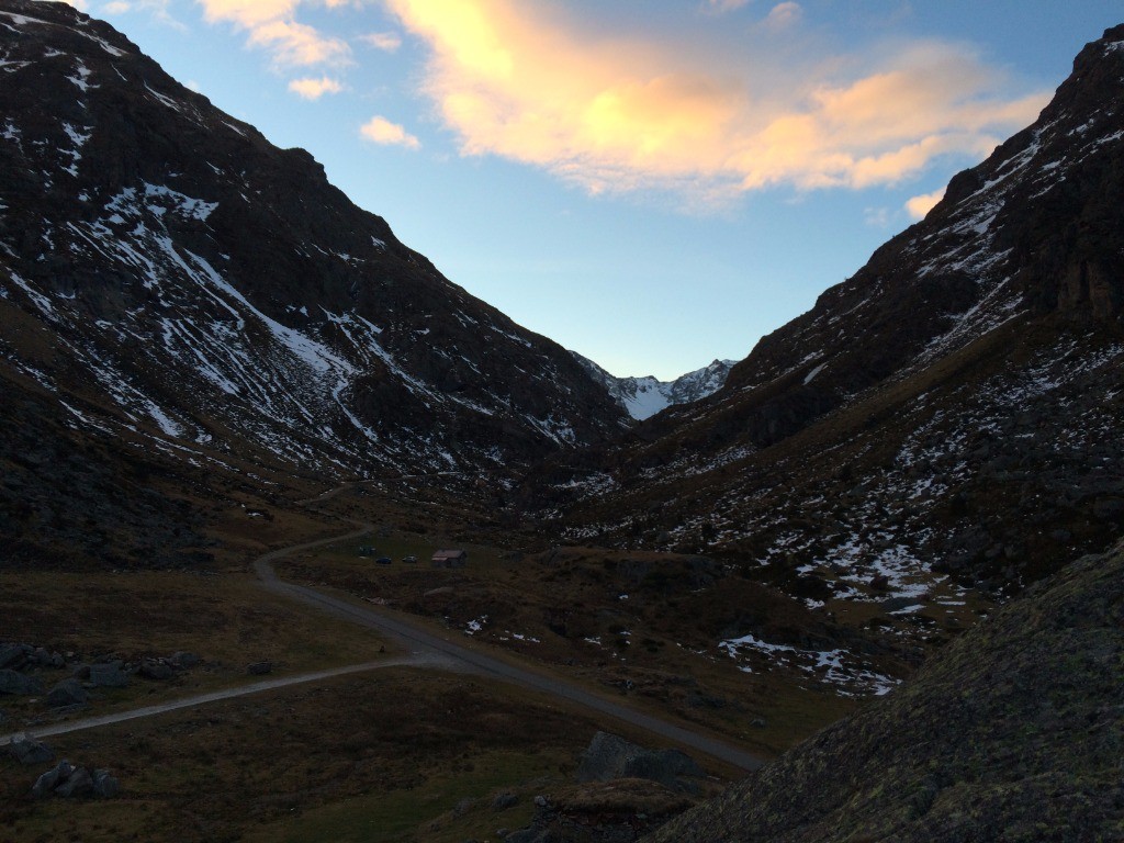 Depuis le parking de l'Etang de Soulcem on peut apercevoir au loin le vallon des Bareytes