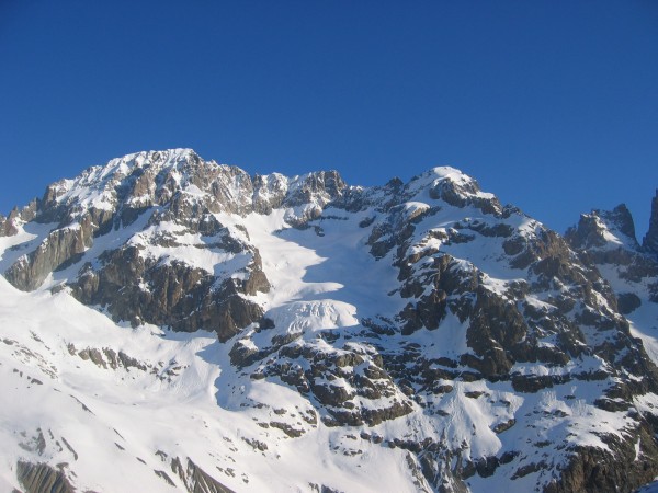#16 Ailefroide : Voila la Belle...
Heureusement qu Ailefroide : Voila la Belle...
Heureusement qu'on a pu sillonner le glacier du Sélé pour la repérer!