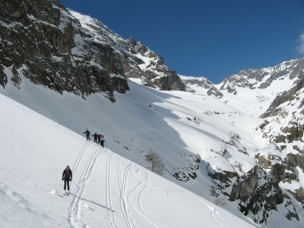 #8 Traversée au dessus de l Traversée au dessus de l'Ouro : Passage rive droite au dessus des barres et de la cascade
