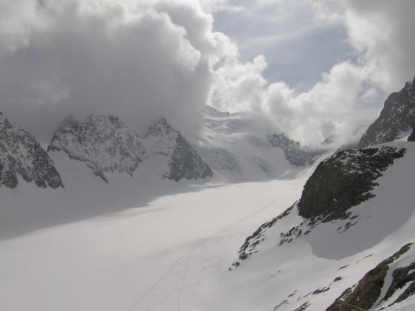 #2 Vu du refuge des Ecrins : Fin d Vu du refuge des Ecrins : Fin d'après midi, le temps se dégrade.
Photo: Sylvain