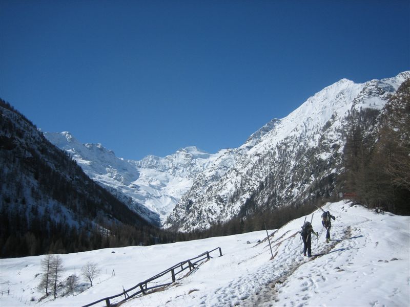 C'est le début : Montée au refuge Sella