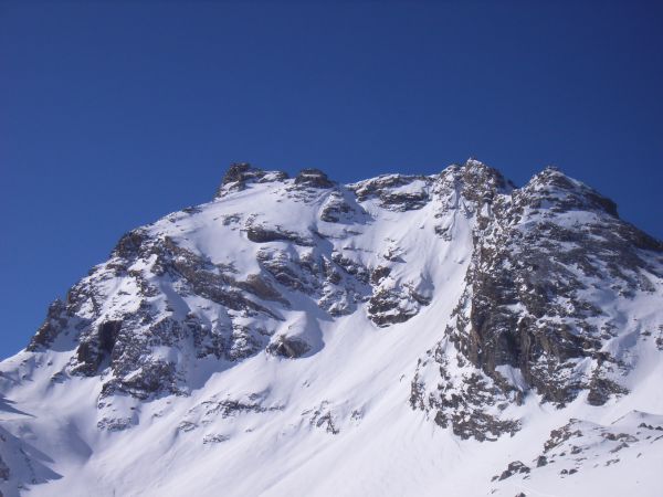 #8 Rocca Blanca NE : 4.3, on ne fera que passer dessous puis la voir d Rocca Blanca NE : 4.3, on ne fera que passer dessous puis la voir d'en haut