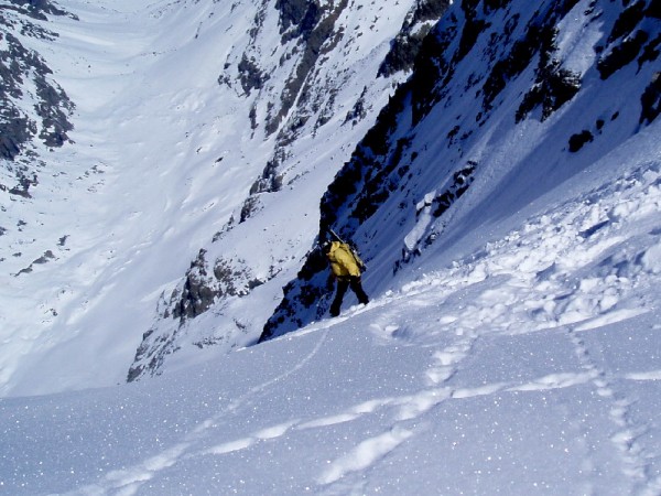 #14 Au sommet du couloir : Notre sympathique surfer va bientôt dévaler la pente... Au sommet du couloir : Notre sympathique surfer va bientôt dévaler la pente...
