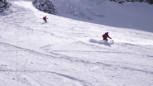 De la bonne poudreuse : Quelques enchainements sympa (photo Vincent)