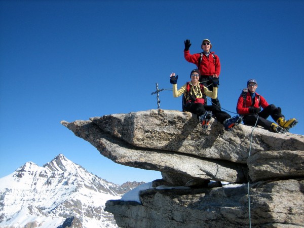 #3 Le sommet : Nicole, Franco et J-F au sommet. Le sommet : Nicole, Franco et J-F au sommet.