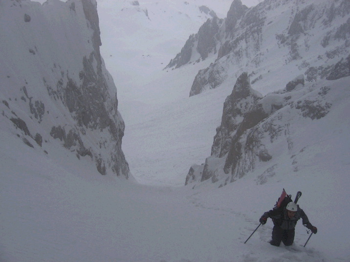 #1 début du couloir : on s début du couloir : on s'enfonce pas mal.