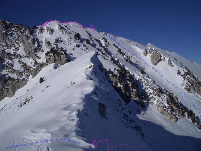 #8 Les lances de Malissard : L Les lances de Malissard : L'itinéraire après le couloir de Malissard, vu depuis le Col de bellefont.
