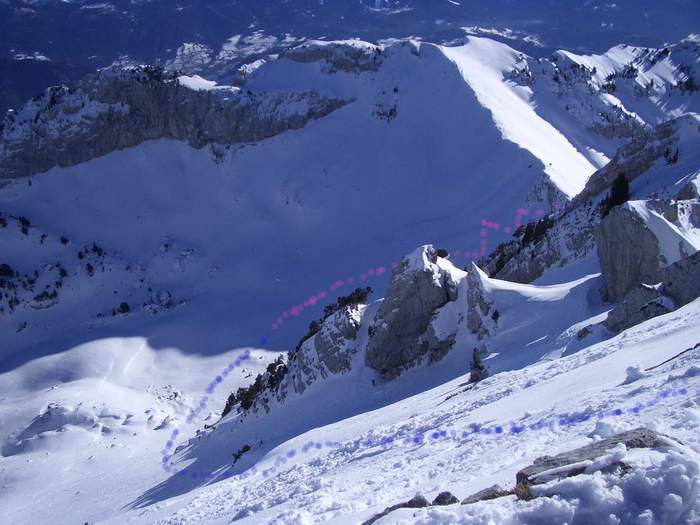 #5 Vue su le Col de Bellefont : La suite de l Vue su le Col de Bellefont : La suite de l'itinéraire, vu du sommet des Lances de Malissard. La montée au Dôme de bellefont (en face) permet encore de varier les points de vue