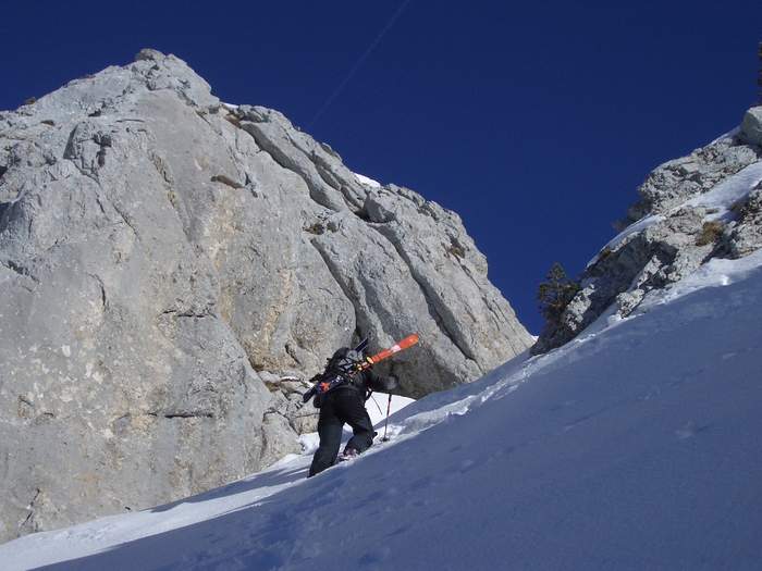 #2 Lances de Malissard : En haut du couloir des Lances de Malissard. On débouche dans un environnement splendide. Lances de Malissard : En haut du couloir des Lances de Malissard. On débouche dans un environnement splendide.