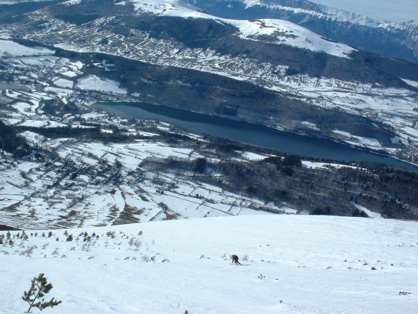 #4 A la descente : Laurent tout schuss semble prendre bien du plasir dans une neige d A la descente : Laurent tout schuss semble prendre bien du plasir dans une neige d'exellente qualité