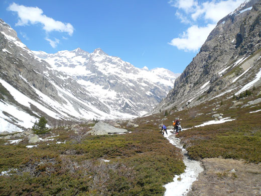 #6 On déchausse tôt ... : On déchausse tôt dans le vallon des étançons ... On déchausse tôt ... : On déchausse tôt dans le vallon des étançons ...