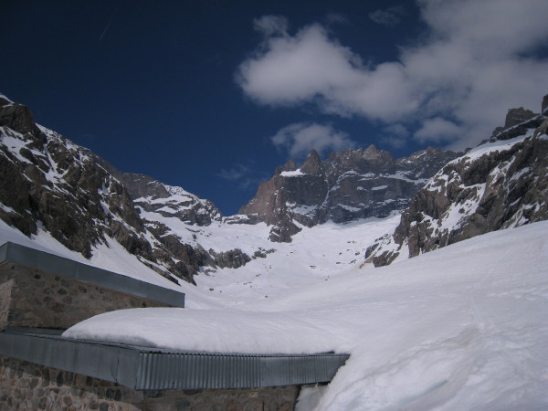 #33 La face sud de la Meije : Ayé, on se rapproche. La face sud de la Meije : Ayé, on se rapproche.