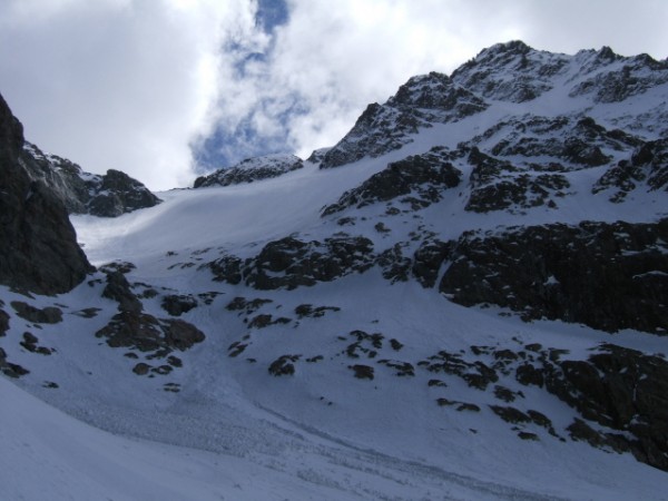 #2 col de petit pierre : le col a gauche et le couloir nord de la cime de clot chatel col de petit pierre : le col a gauche et le couloir nord de la cime de clot chatel