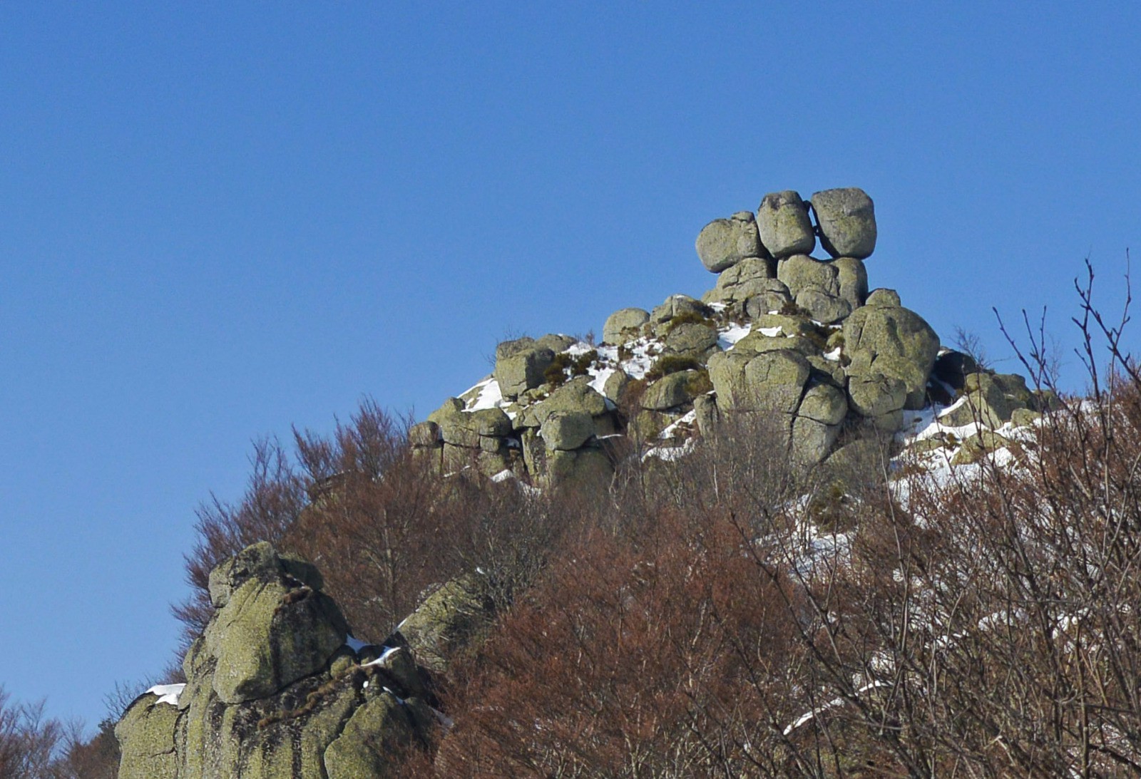 Rochers en équilibre au roc de Chambelève