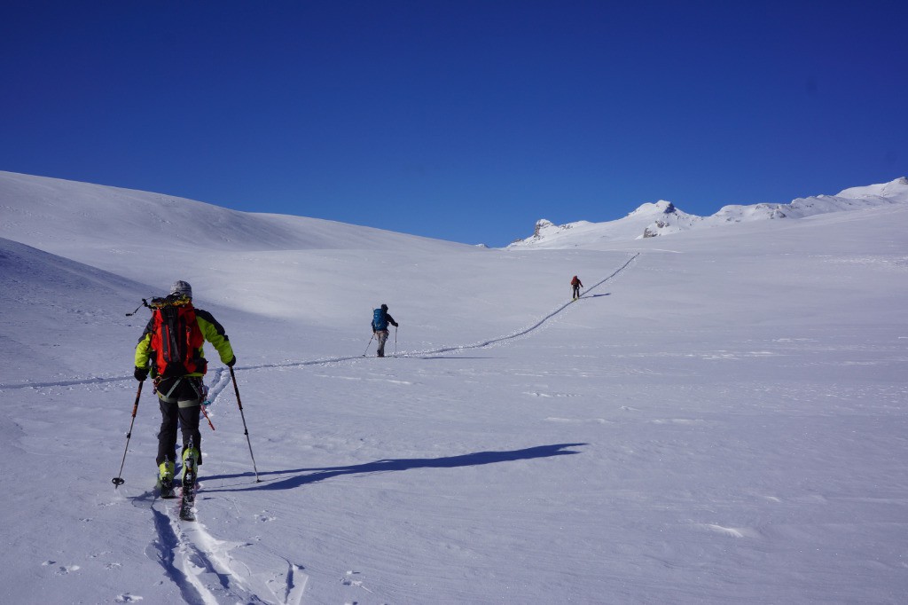 Longue remontée vers le Wildhorn