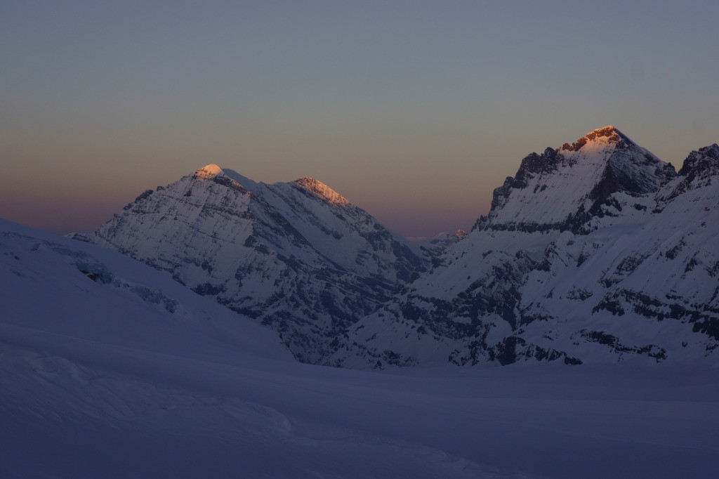 Lever de soleil à Mutthornhutte