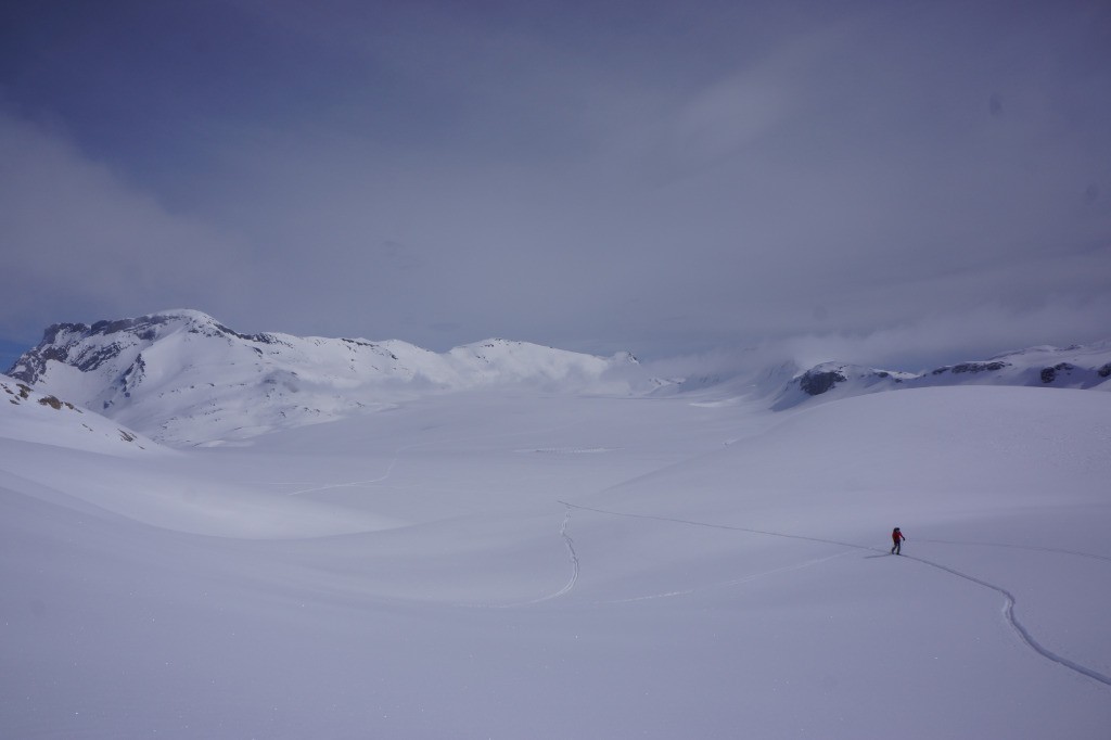 Longue remontée vers Wildstrubelhutte