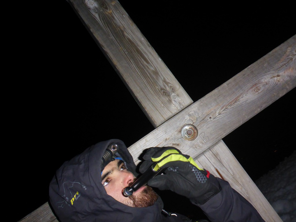 #4 Arrivé au dernier sommet du projet, un tit rhum pour fêter ca! Arrivé au dernier sommet du projet, un tit rhum pour fêter ca!