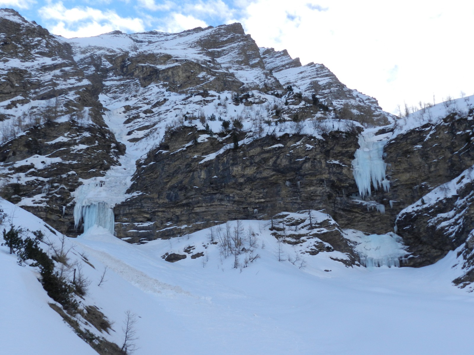 #2 cascades de glace sous l cascades de glace sous l'aiguille d'orciéres